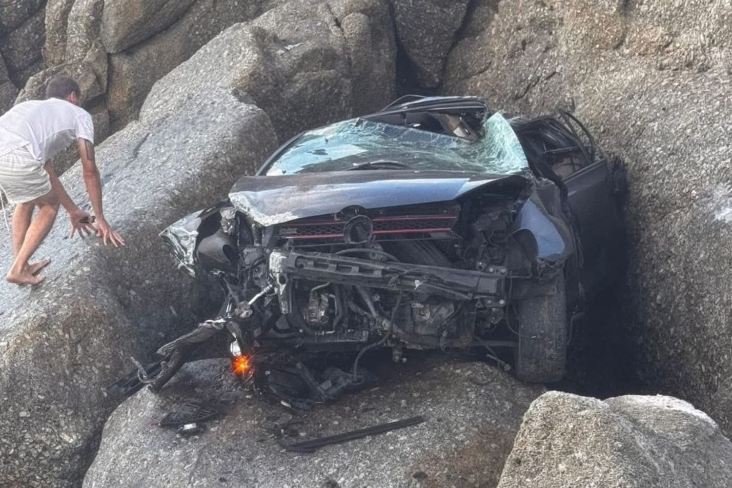Car plunges down Chapman’s Peak – driver to be charged